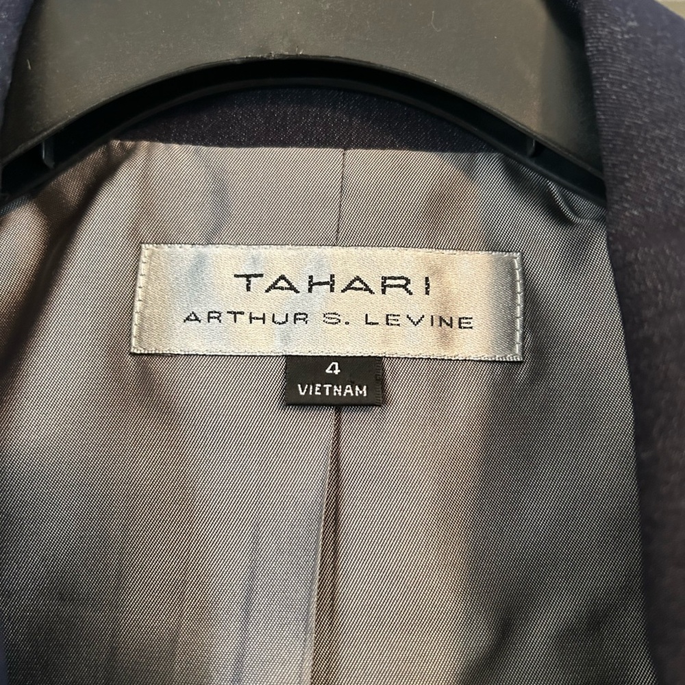 TAHARI - women’s Navy suit, worn once, with tags.